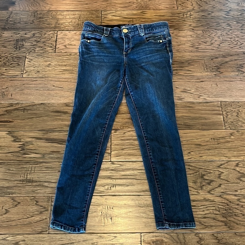 Democracy Ab Solution Size 6